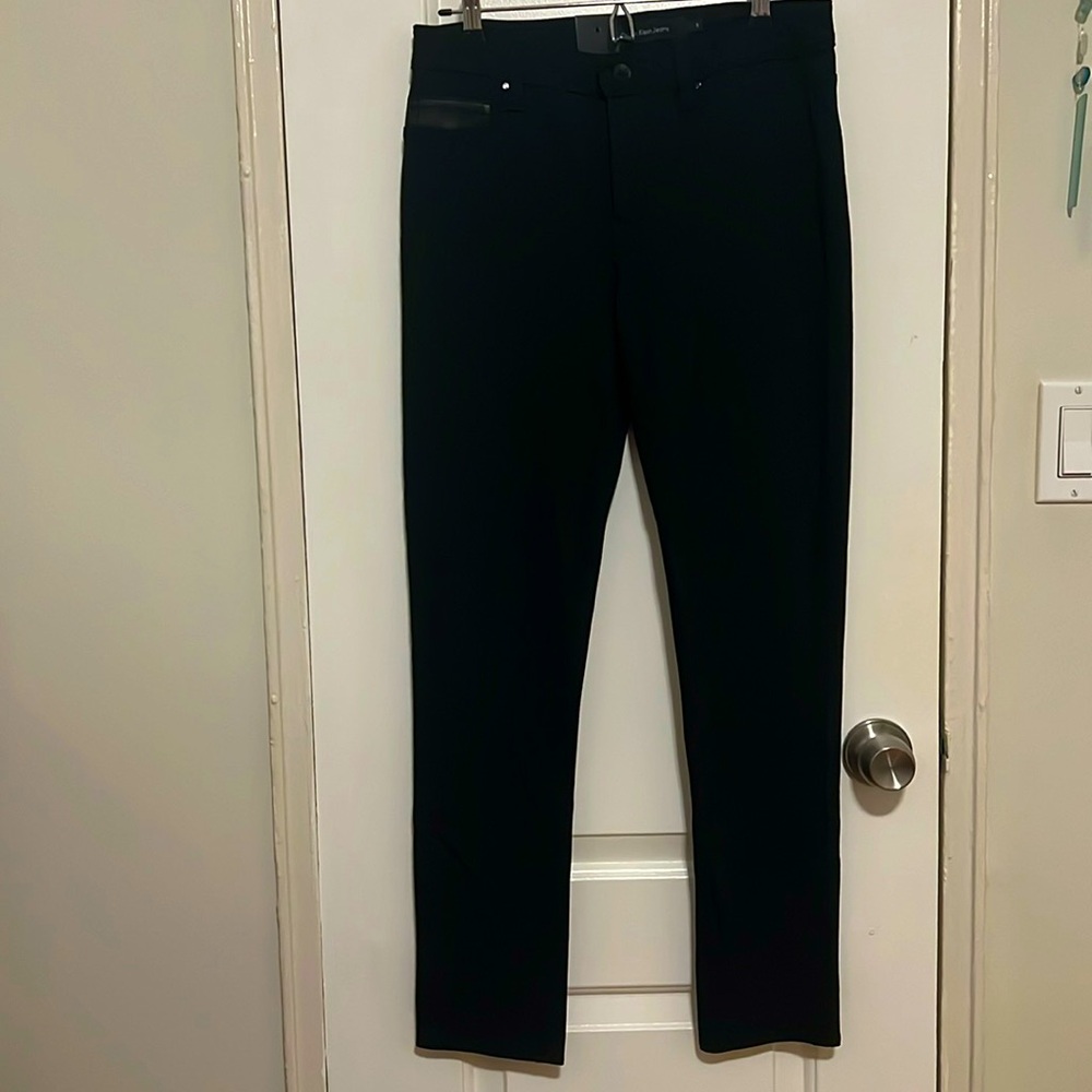 NWT Calvin Klein Jeans Talla Pant Size 6 in Black